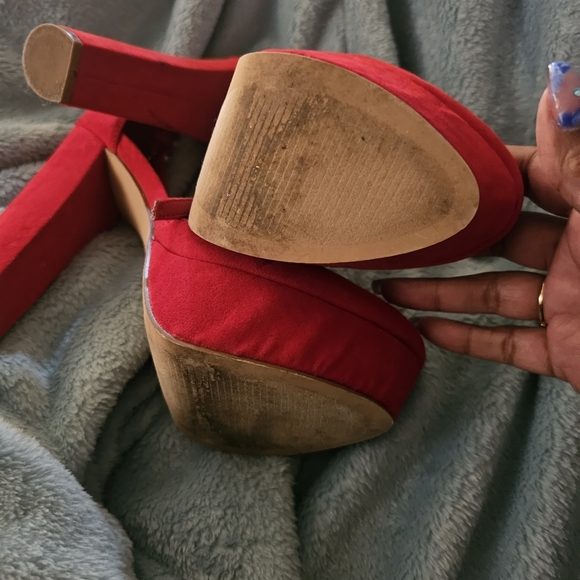 Shoe Dazzle Women's Red Platform Heels - Picture 12 of 15